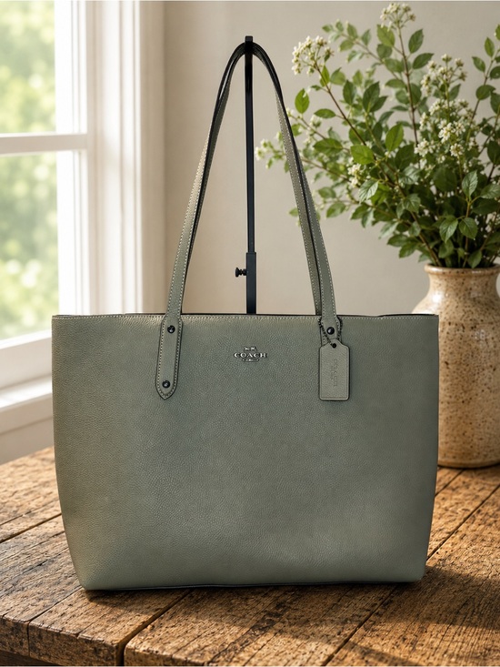 Coach Handbags - Coach Central Tote with Zip